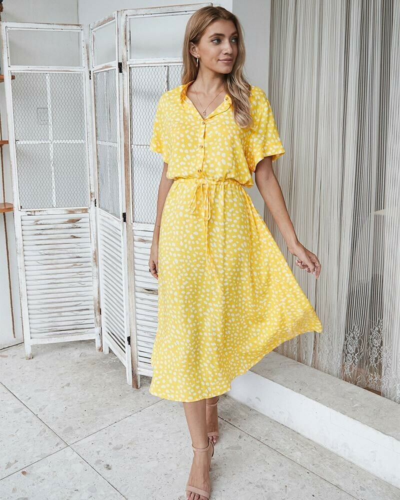 Kleid mit kurzen Ärmeln und Punkten